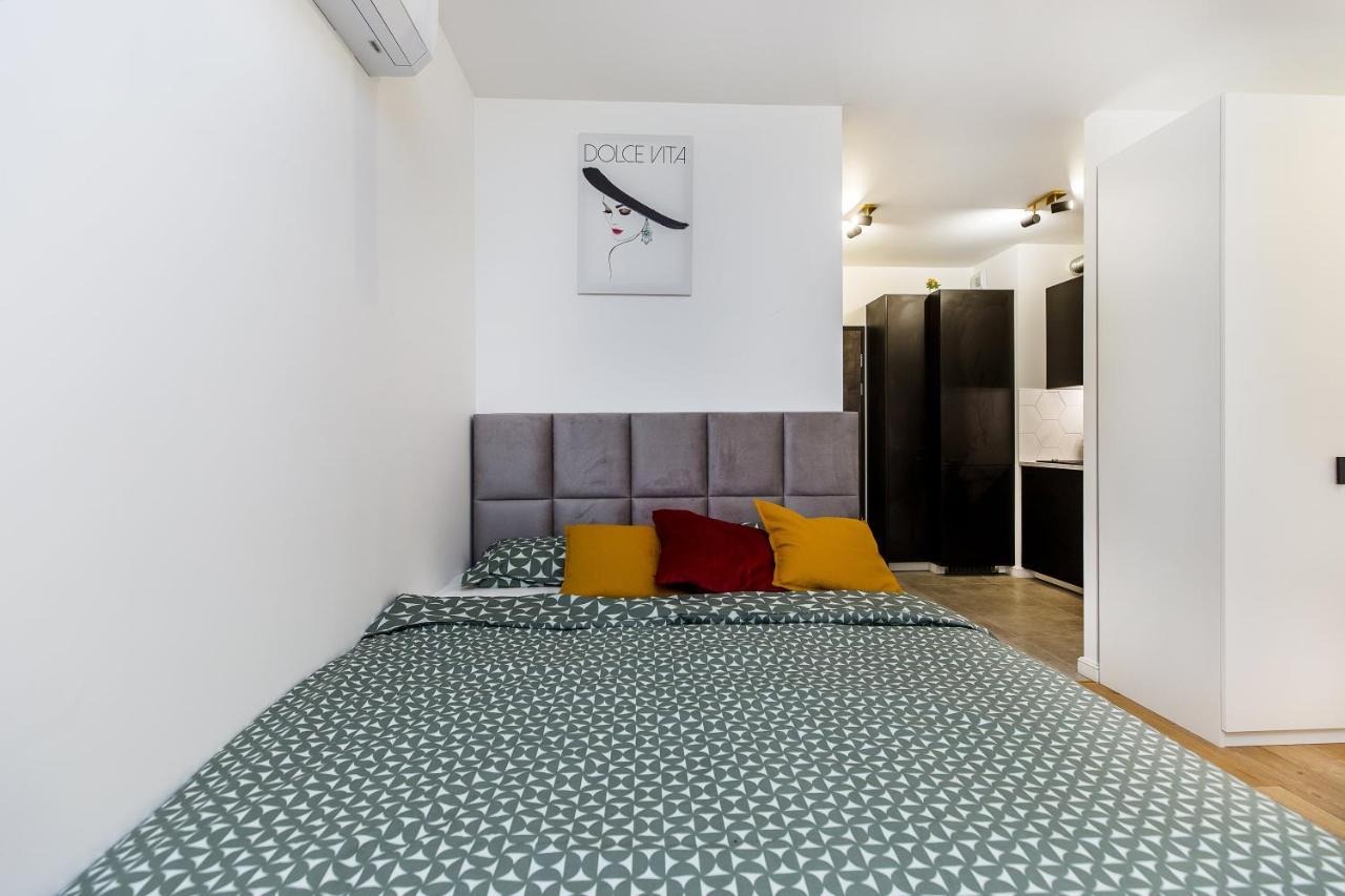 Cloud9 - Barska 69 Apartment Krakow Bagian luar foto