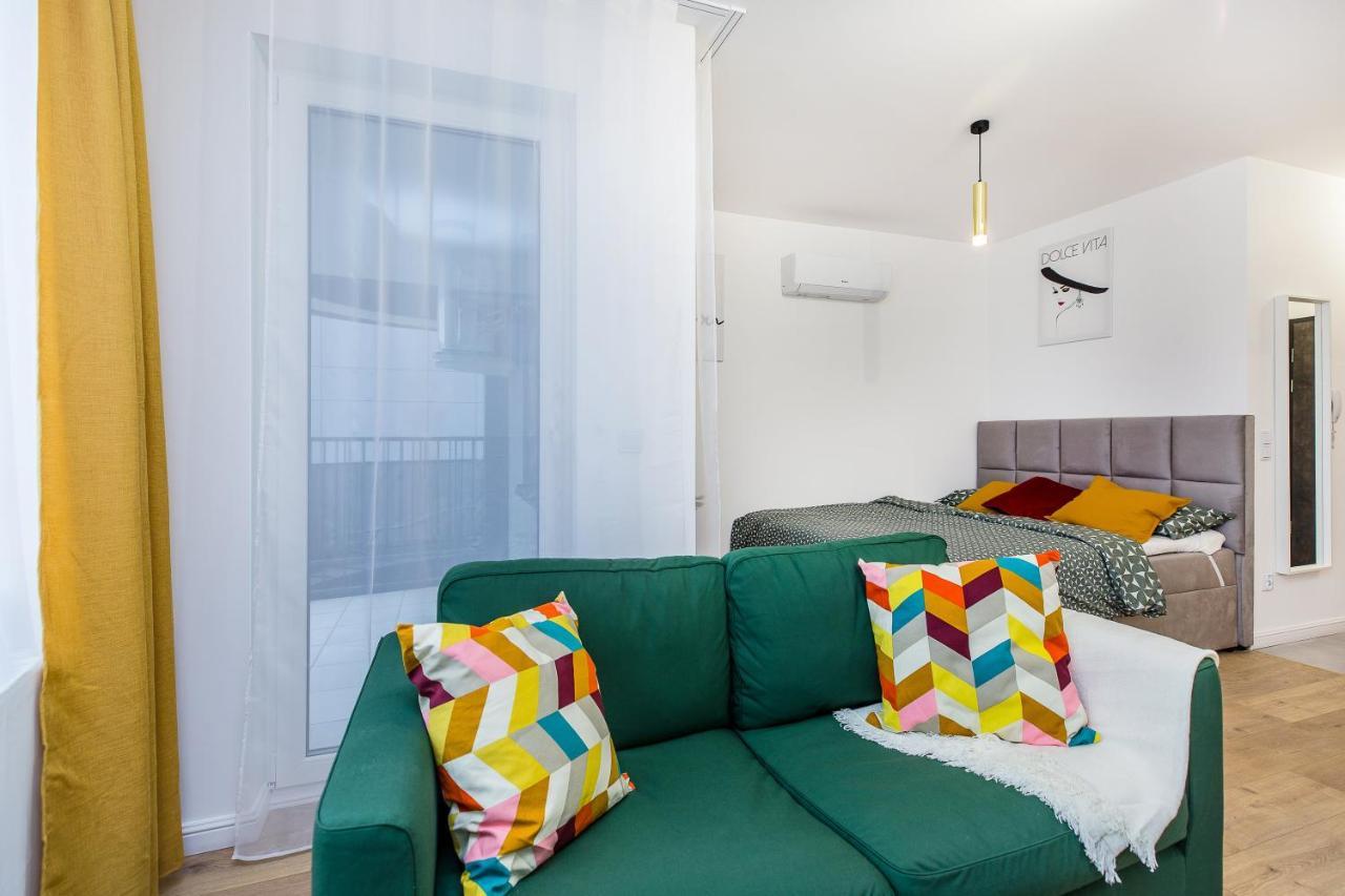Cloud9 - Barska 69 Apartment Krakow Bagian luar foto